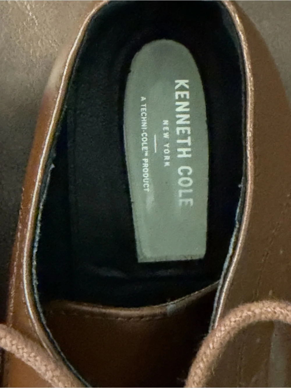 Kenneth Cole Men's Tan Leather Lace-Up Oxfords. it says US5.5,more like 8-9  117